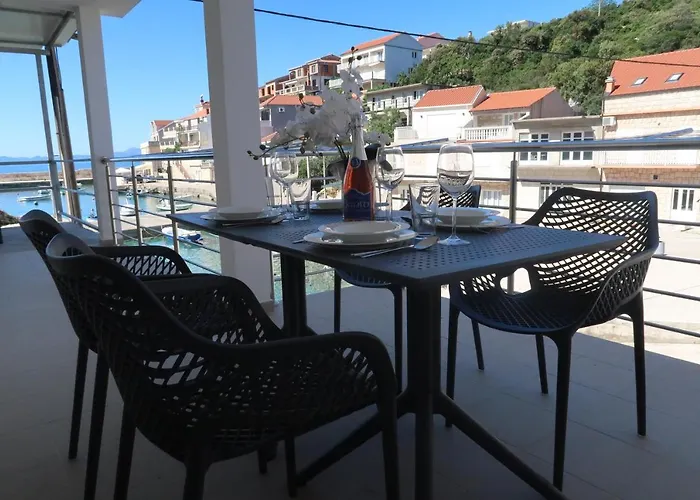 Captains Nyaraló Čara